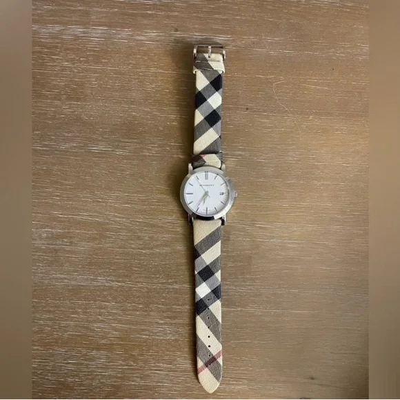Burberry Women’s Watch - Picture 2 of 3